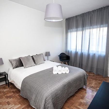 Downtown 3 Bedroom With Balcony - Quiet Street - Family Friendly - Groups OOporto Exterior foto
