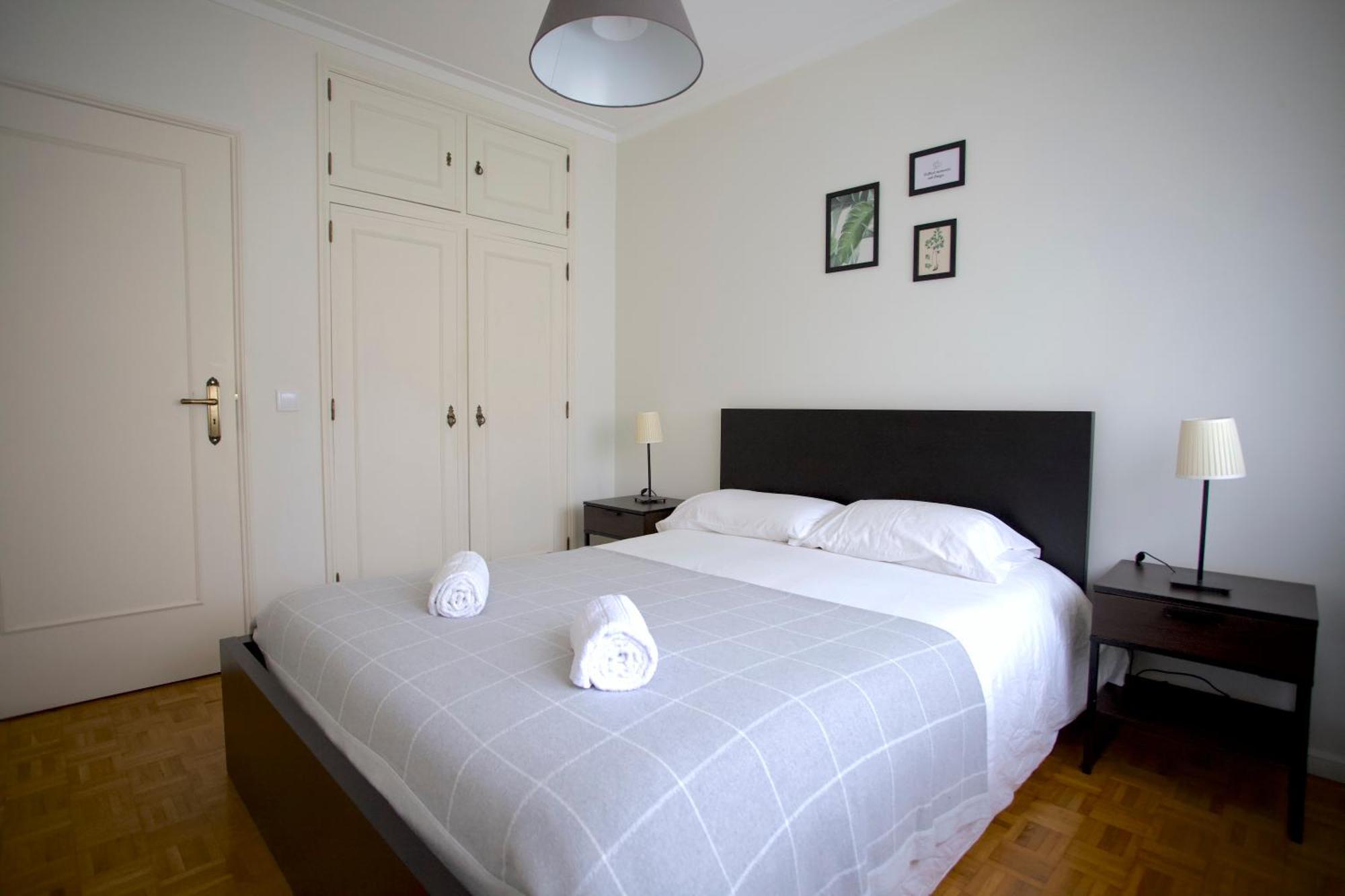 Downtown 3 Bedroom With Balcony - Quiet Street - Family Friendly - Groups OOporto Exterior foto